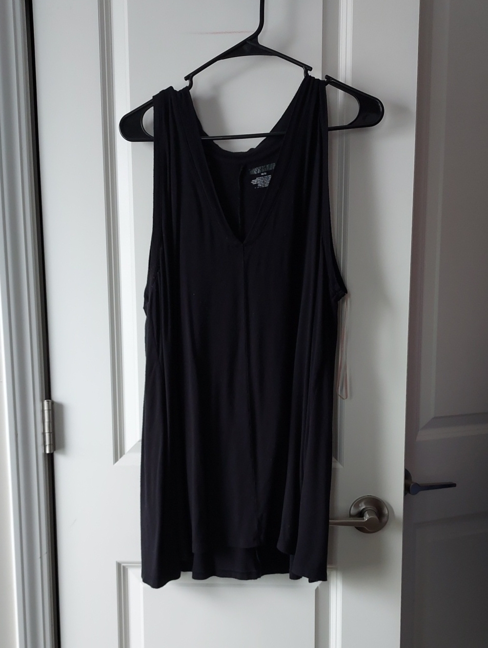 Black V-Neck Sleeveless Tank Top